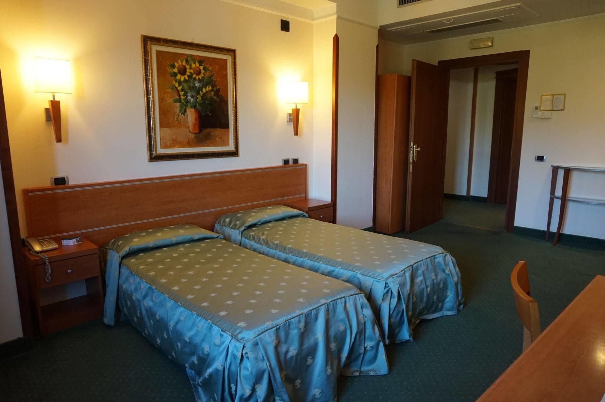 Bel Sito Hotel Due Torri Manocalzati Zewnętrze zdjęcie